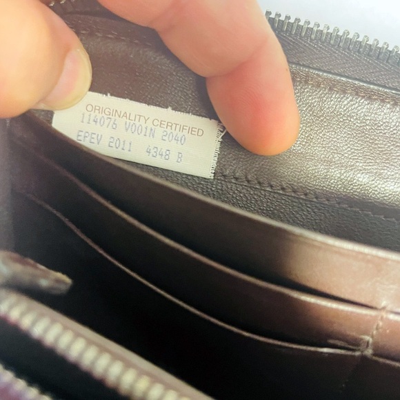 Bottega Veneta Intrecciato Weave Lambskin Full Zip Long Dark Brown Wallet - Picture 9 of 16